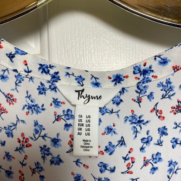 Maternity Top Size Large Silky Sleeveless with tie waist. - Picture 3 of 4